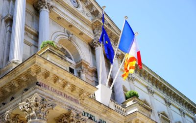 Des drapeaux de haute qualité pour les Mairies de France